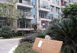 皇冠花园2室1厅东南