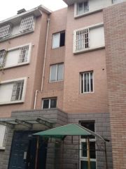 青龙公寓3室1厅南