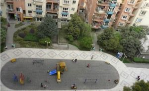 会所花园3室1厅东南