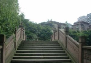 春天大道4室2厅南