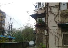 迈皋桥地铁站旁,56平方露台的大两居