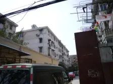 主卧朝南,一梯四户,精装修,采光充足,小区入口附近,配套完善