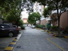 一梯两户,南北通透,交通便利,小区中心位置,精装好房