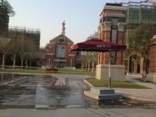 满五年,非底楼,不靠高压,不临马路,东边套户型