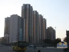 此房朝向南,精装修,中高楼层,采光好无遮挡