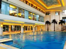 棕榈泉看湖大平层 大露台 湖景视线漂亮