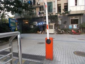 新巢小区二期1室1厅东南