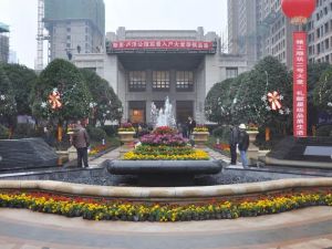 绿地中央广场3室2厅东南