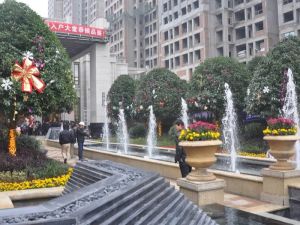 市政府滨江板块绿地精装大三房近地铁轻轨
