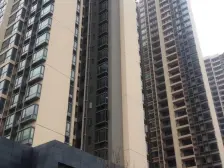 中间楼层,精装一室,小区环境优美,近地铁,出行便利