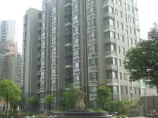 东风渠畔。博客工社一梯4户电梯小高层。文一四十七