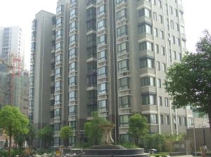 金水区三环内,东风渠畔小高层,好楼层双卫大三房!