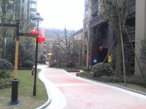 绿地缤纷城A栋1室1厅东南