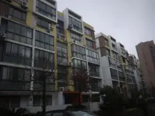 精装修 联排、院子、阳台,独立私家车位,低密度