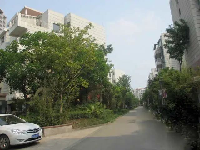 小区相关图