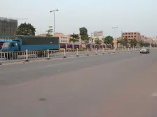 房子是地铁口,格局好,唯一,装修保养好