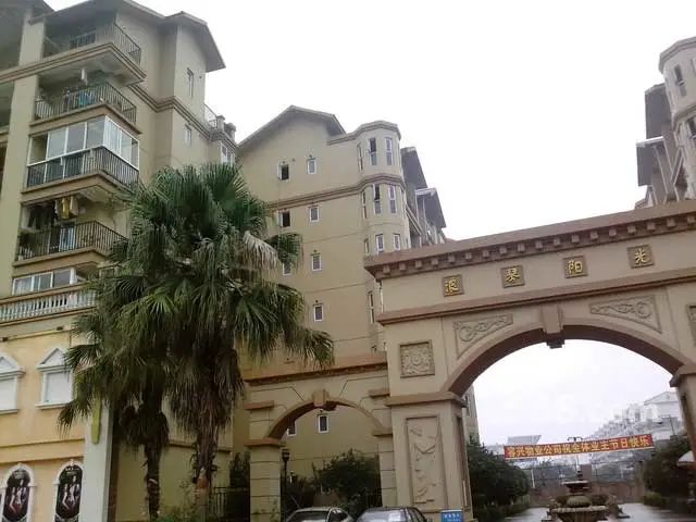 小区相关图