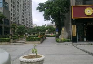 锦江三区 4室2厅 南 北