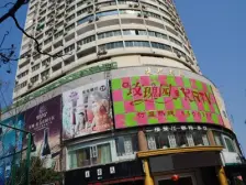 中高层,户型方正,住家精装修,封闭式管理,交通便利