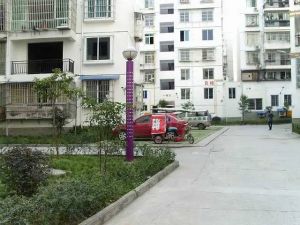 湿地公园旁步梯精装套二家具家电全齐拎包入住