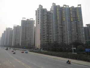 河畔新世界4室2厅西南