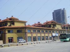 锦绣C区,三室两卫,屋里保持新,园区中间位置