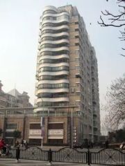 濠河旁前排近地铁启秀更俗剧院菜市场