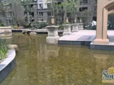 景观房,南阳台望去是别墅,北阳台望去是陆家嘴三件套。