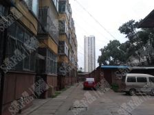 精装修电梯三室!房东诚心出售!配套成熟!