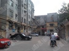 一楼带70平院三室朝南 房东诚心出售 价格可聊