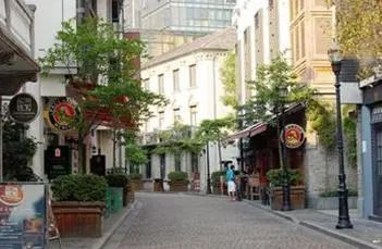 老外滩商住楼实景图