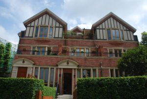 英伦半岛 5室3厅 东南