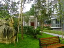 住家精装修,户型方正,小区安静