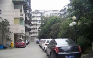 金桔花园二期南苑4室2厅东