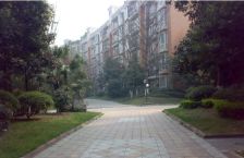 华阳滨河花园4室1厅东南