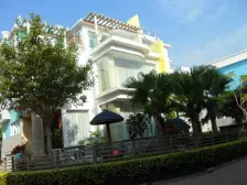 沿街私宅 车能到可做店面 有天有地 自住装修