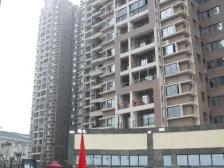 七星 公馆 两梯两户 南北通透 客厅带阳台朝南看湖