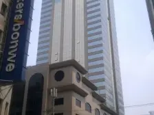 金融广场 中间楼层 4室2厅2卫 建成年代2000年