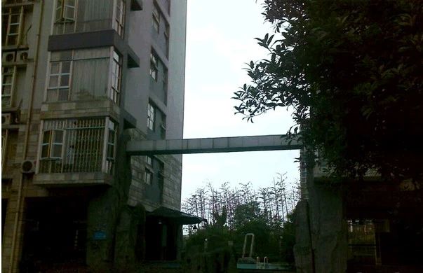 蓝色空间实景图