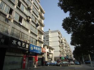 镜水苑顶跃自住精装2房带露台诚心出售看房方便