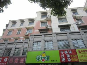 此房东西户型 装修保养好 中楼层 有固定车位