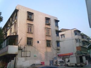 笛福新村简装两室诚心出售,配套成熟