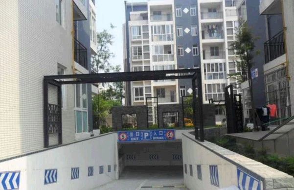 小区相关图