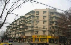 临江路9号3室1厅东南