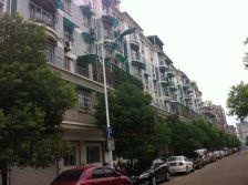 小区环境良好,房东诚心出售,价格可谈。