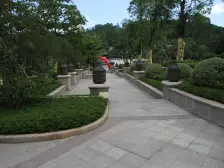 此房是南北对流户型,格局方正实用.安静舒适