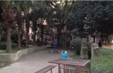 鸿生花园4室2厅南