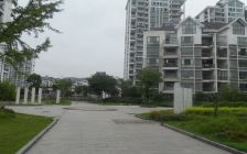 小区环境良好,房东诚心出售,价格可谈