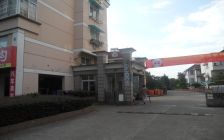 河畔花园128平方精装修四房两厅两卫