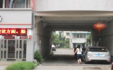 江北,三室二厅一卫,精装修出行方便。